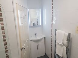 Welbeck Hotel and Apartments