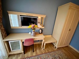 Optimist Hotel