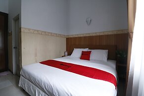 RedDoorz Plus near Undip Tembalang