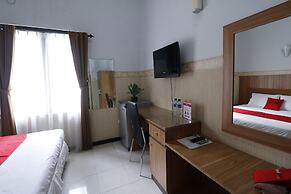 RedDoorz Plus near Undip Tembalang