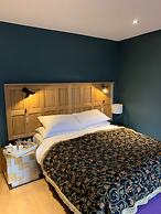 The Lodge at Hemingford Grey House