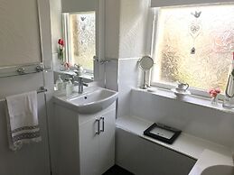 233 Leith Apartment