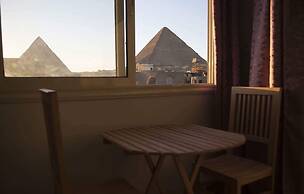 The Pyramids Inn Cheops