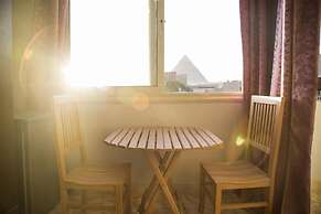 The Pyramids Inn Cheops