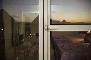 The Pyramids Inn Cheops