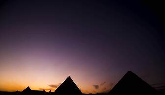 The Pyramids Inn Cheops