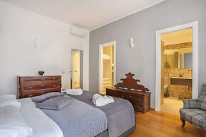 Pitti Palace Apartments