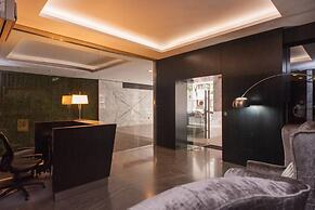 Beautiful and sunny studio by Sofacama