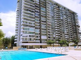 Beachfront Coral Beach Condo 305