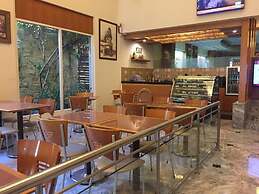 Embassy Inn Hotel Karachi