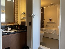 Clayton Bay Hotel