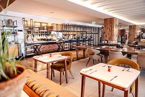 Trademark Hotel