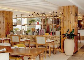 Trademark Hotel