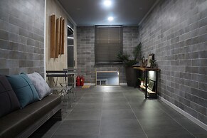 Art N Stay - Hostel