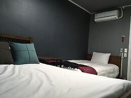 Art N Stay - Hostel