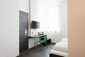 eee hotel TRAUN
