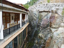 Mountain Rose Garden Hotel