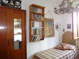 Maison De Dora B&B