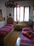 Maison De Dora B&B