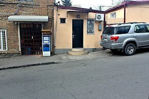 Old Avlabari Rooms