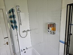 Snug - Meadhan Apartment