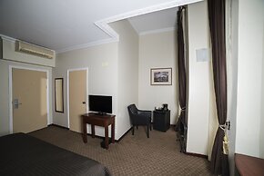 Hotel Elegance N.V.