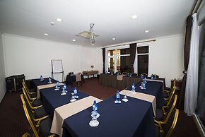 Hotel Elegance N.V.
