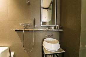 Yeoubi Hotel