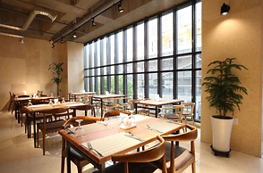 Yeoubi Hotel