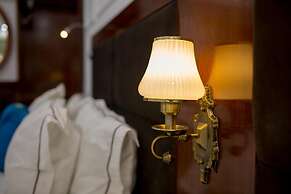 Antique Angel Hotel