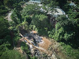 Villa Rock Stop Falls