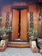 Baanthep Antique Homestay