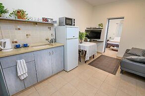 Jordan Valley Birding Lodge