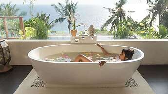 Malimbu Cliff Villa