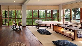 Malimbu Cliff Villa