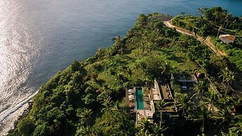 Malimbu Cliff Villa