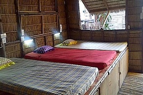 New Phiman Riverview Guesthouse - Hostel