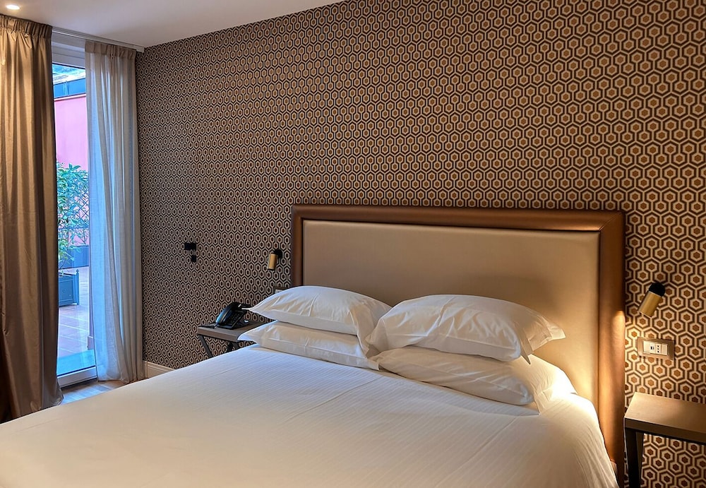 Caruso Place Boutique & Wellness Suites