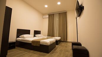 5 Rooms Mini-Hotel & Tours