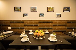 5 Rooms Mini-Hotel & Tours