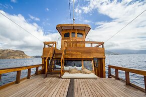 Kelana Boat