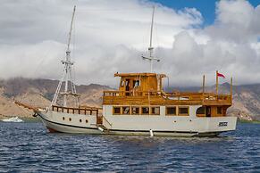 Kelana Boat