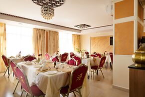 Saab Royale Hotel