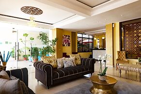 Saab Royale Hotel