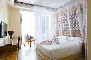 Saab Royale Hotel