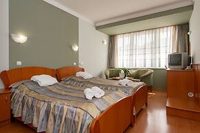 Aqua Blue Hotel