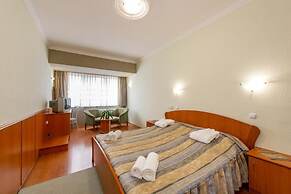 Aqua Blue Hotel