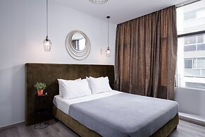 Enattica Monastiraki Living