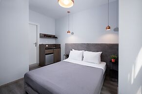 Enattica Monastiraki Living