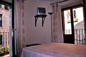Hostal las Coronas